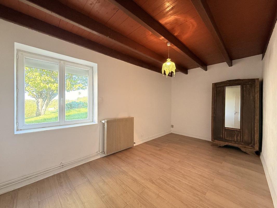 4 bedroom maison de campagne in Gurat, Charente, France