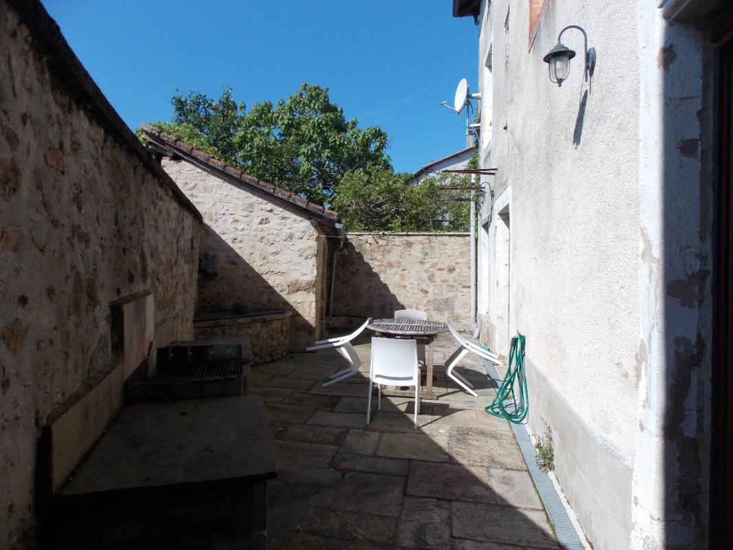 4 bedroom maison de ville in Rochechouart, Haute-Vienne, France