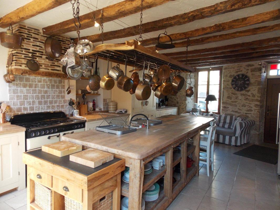 4 bedroom maison de ville in Rochechouart, Haute-Vienne, France