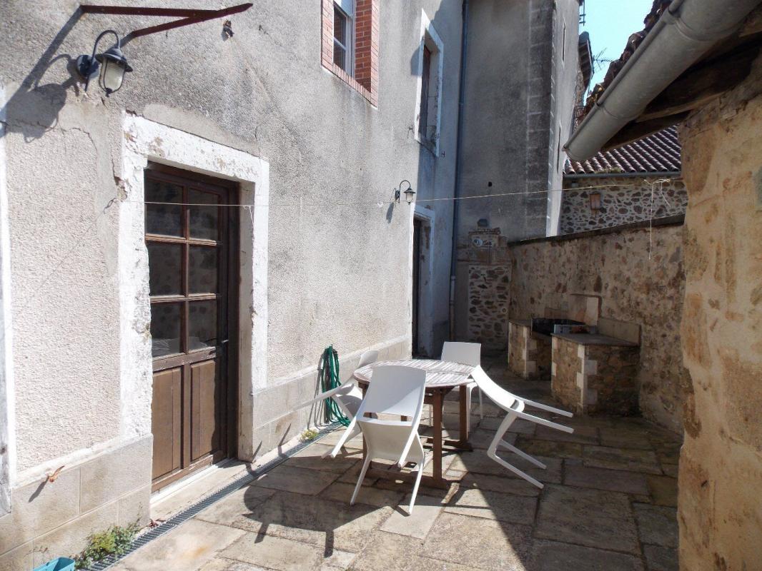 4 bedroom maison de ville in Rochechouart, Haute-Vienne, France