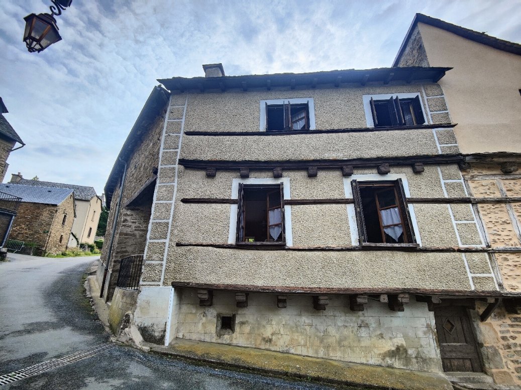 2 bedroom maison a renover in Calmont, Aveyron, France