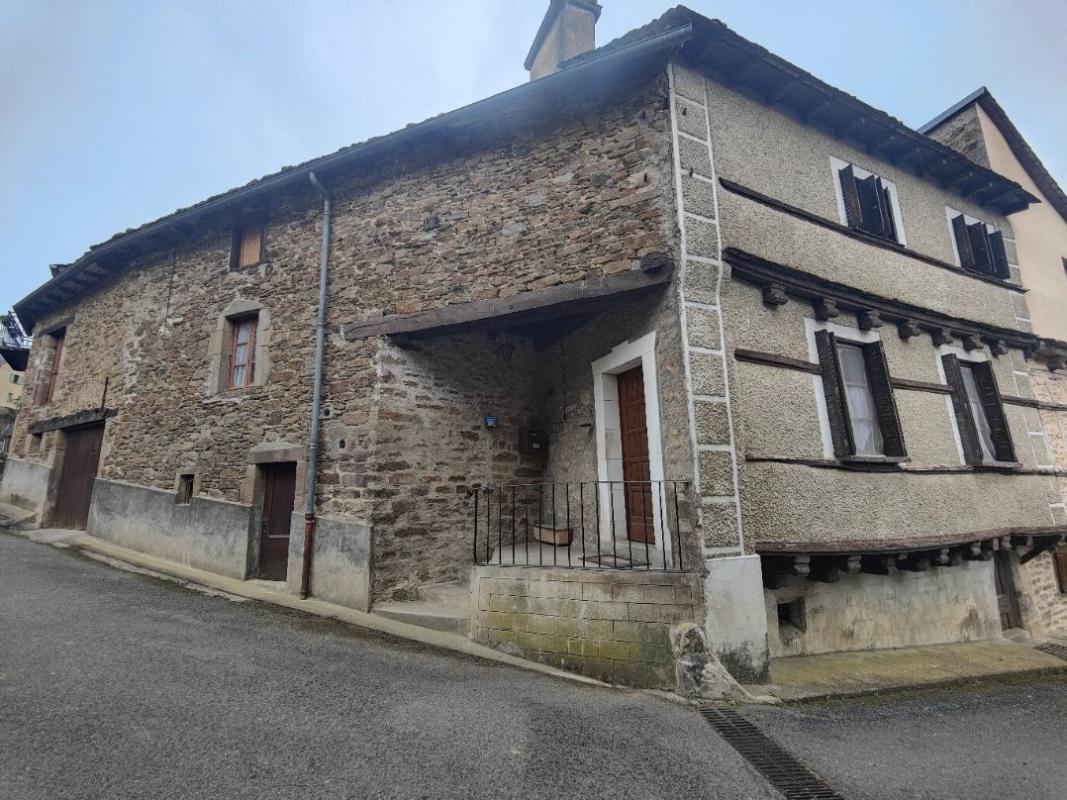 2 bedroom maison a renover in Calmont, Aveyron, France