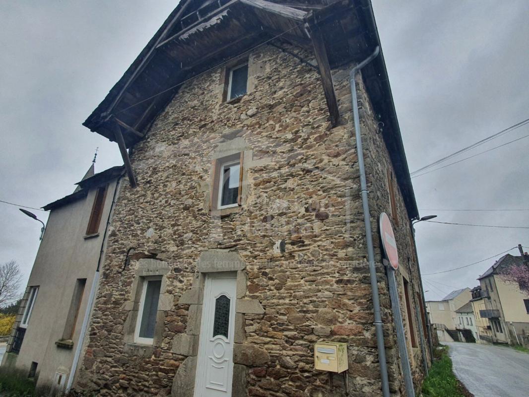 4 bedroom maison de village in Pradinas, Aveyron, France