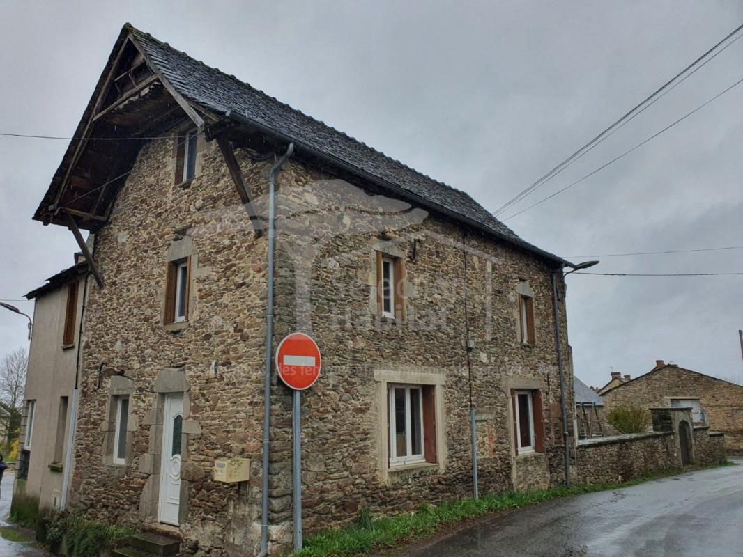 4 bedroom maison de village in Pradinas, Aveyron, France