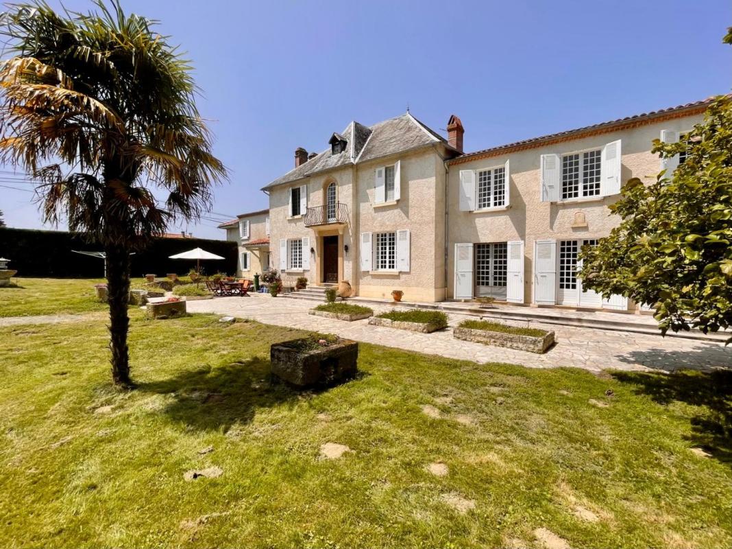5 bedroom propriete in Mielan, Gers, France