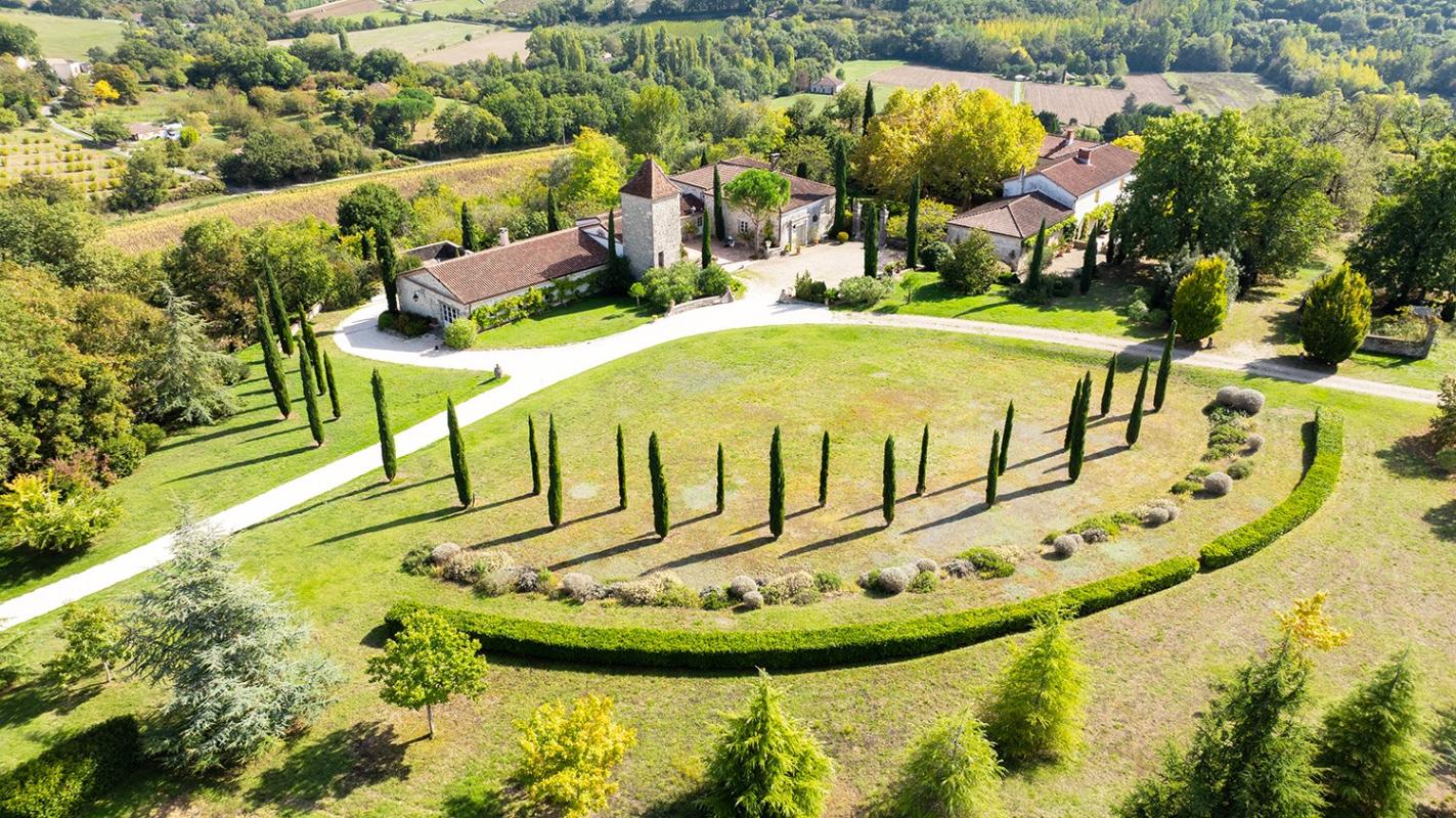 9 bedroom chateau in Port Sainte Marie, Lot-et-Garonne, France