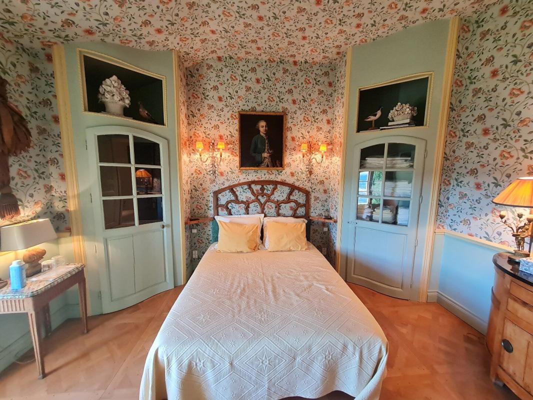 9 bedroom chateau in Port Sainte Marie, Lot-et-Garonne, France