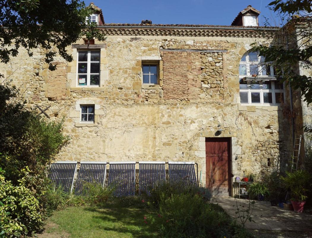 2 bedroom maison situee en campagne in Fleurance, Gers, France