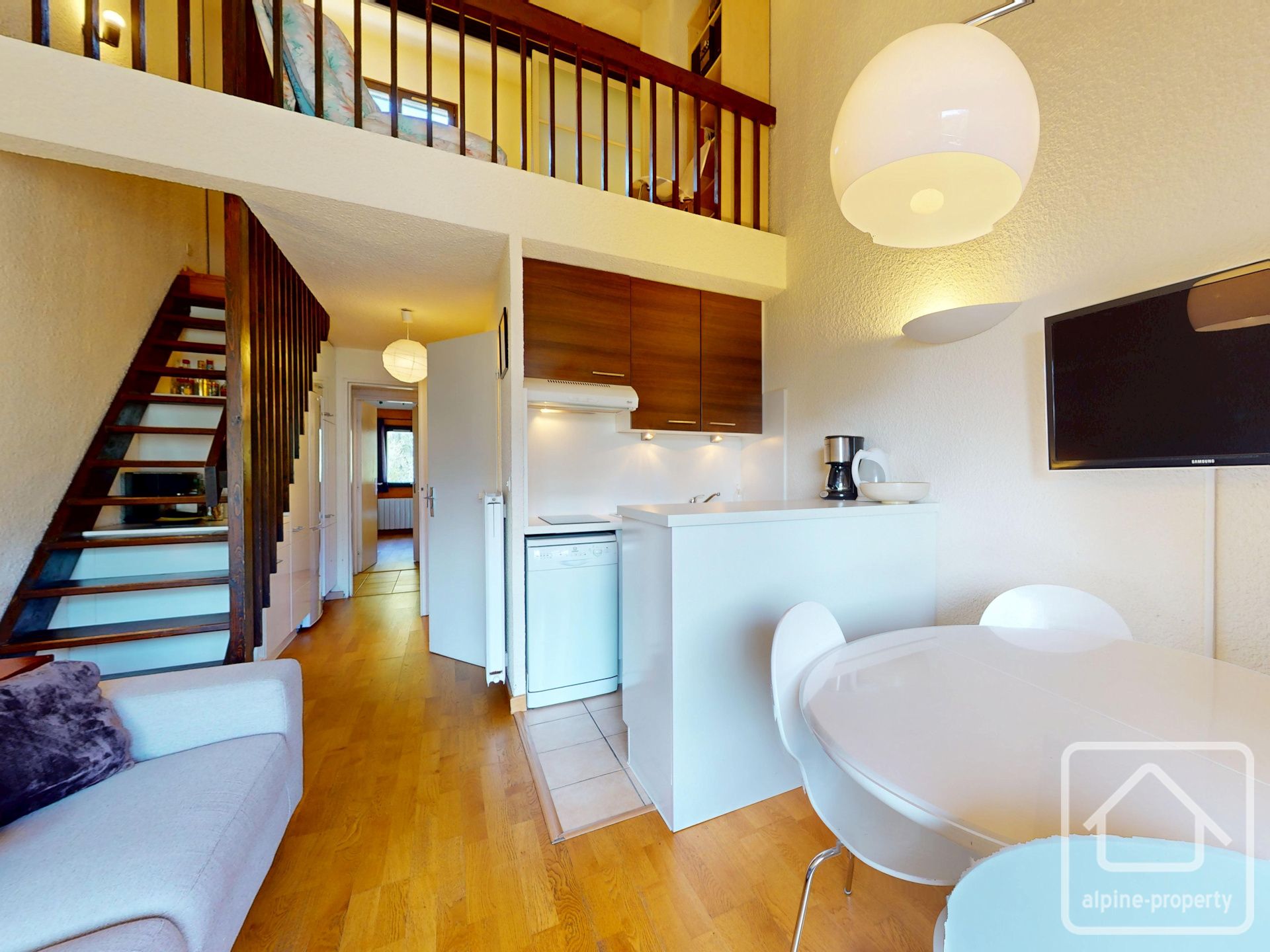 Duplex, 2 Bedrooms, 2 Bathrooms, 2 Toilets, With A View Of The Slopes. – CARLINELC