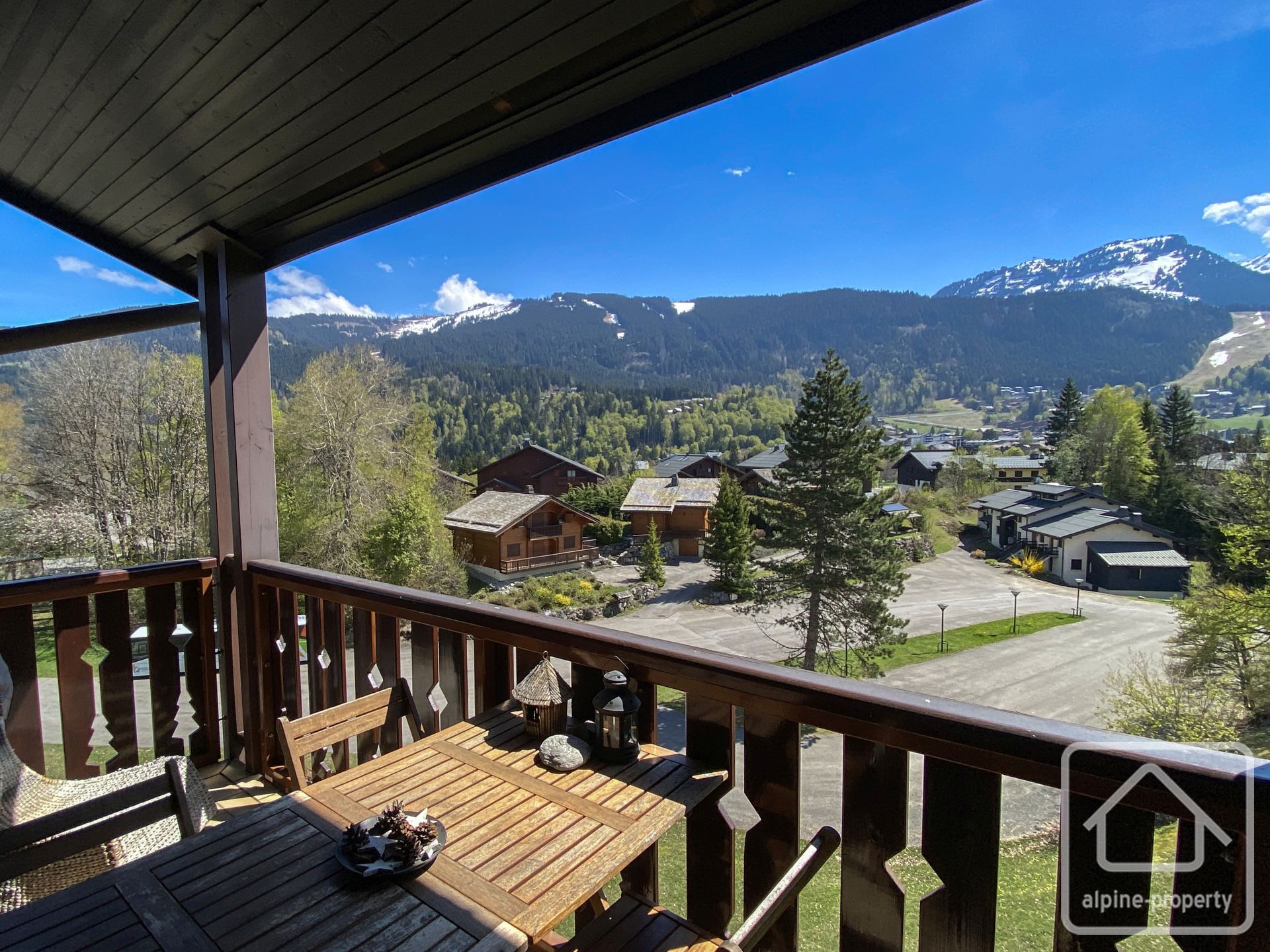 Duplex, 2 Bedrooms, 2 Bathrooms, 2 Toilets, With A View Of The Slopes. – CARLINELC