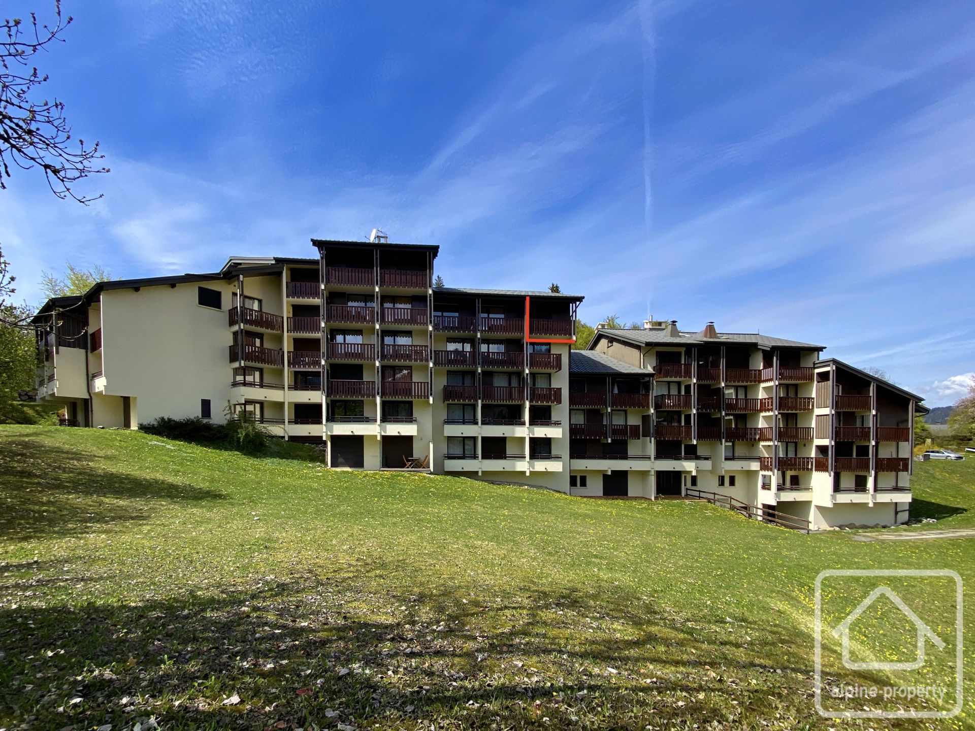 Duplex, 2 Bedrooms, 2 Bathrooms, 2 Toilets, With A View Of The Slopes. – CARLINELC