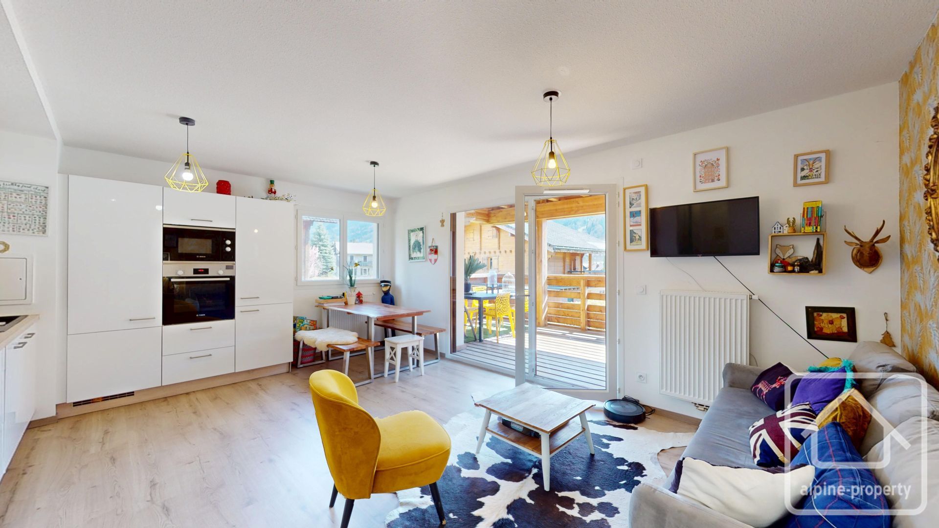 Spacious South Facing, One Bedroom Apartment With Great Terrace – LHOTTIS