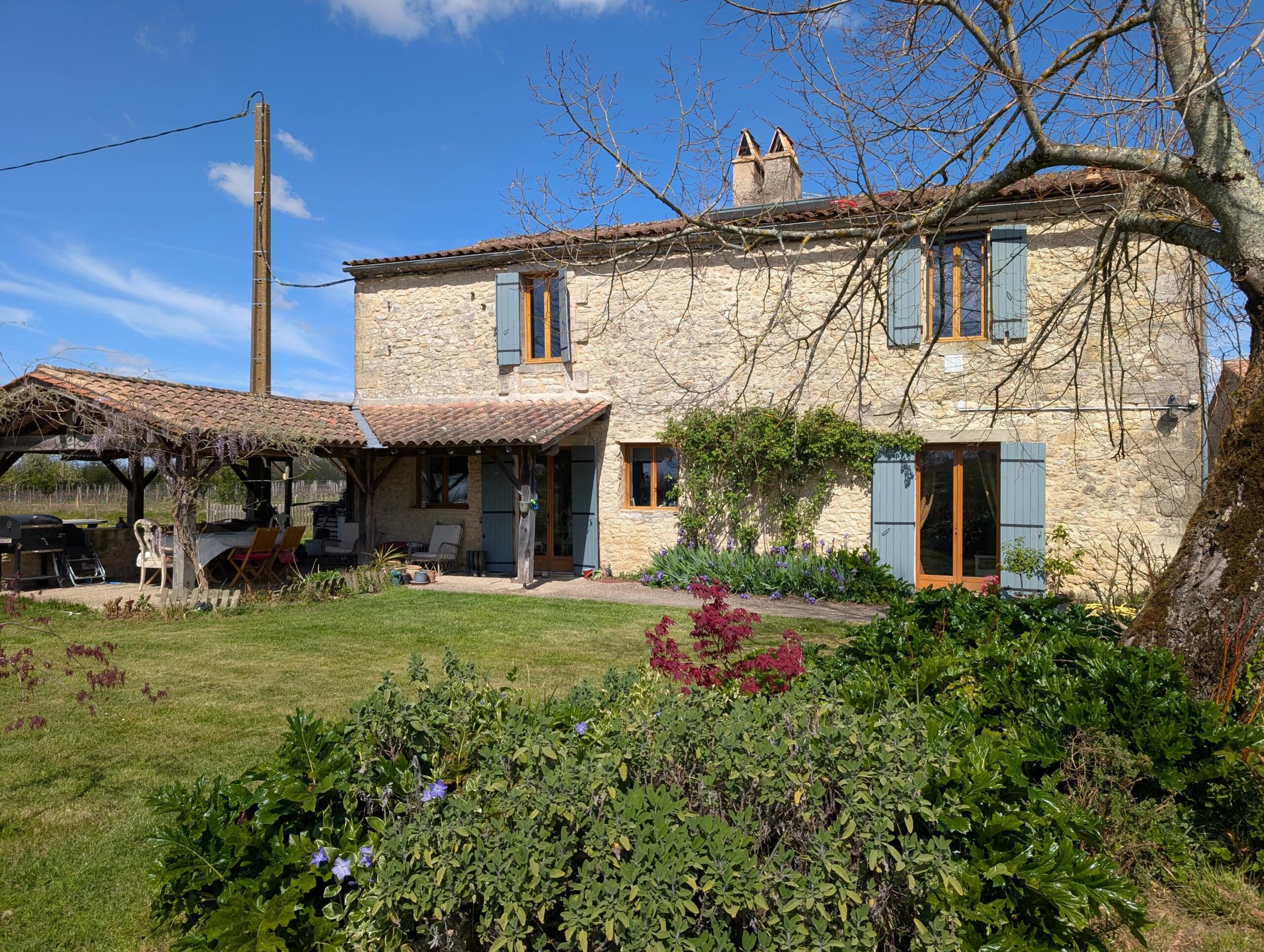 Lovely three-bedroom home with two gîtes and paddocks,  – France – BVI85244