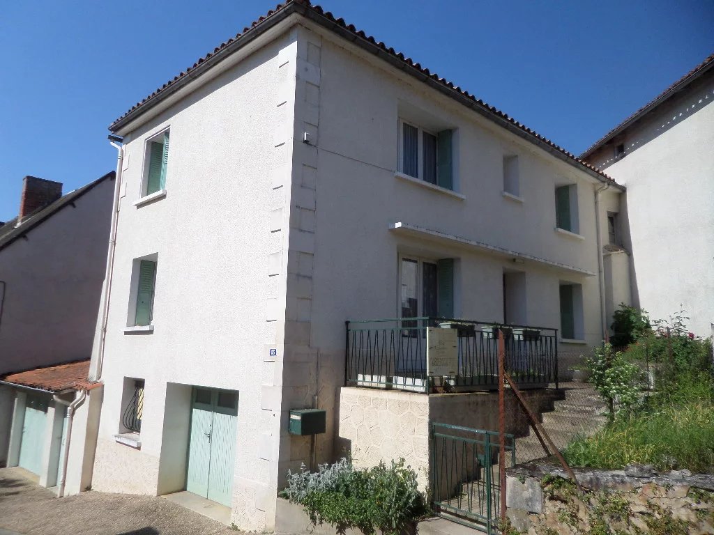 Spacious village property on the edge of a bustling town,  – France – BVI61587