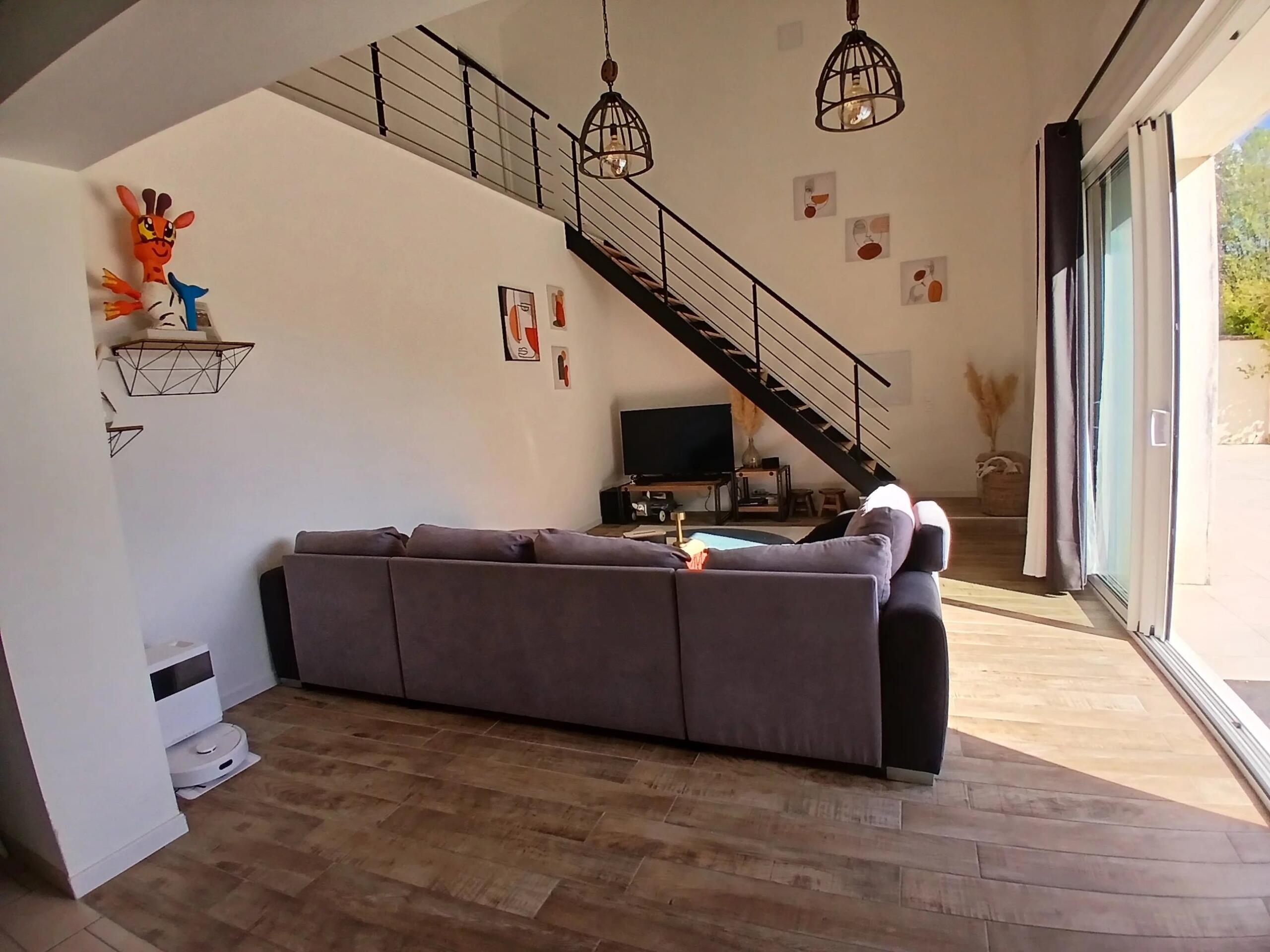 Spacious 4-Bedroom Home with Modern Comforts, Poitou-Charentes – France – BVI85315