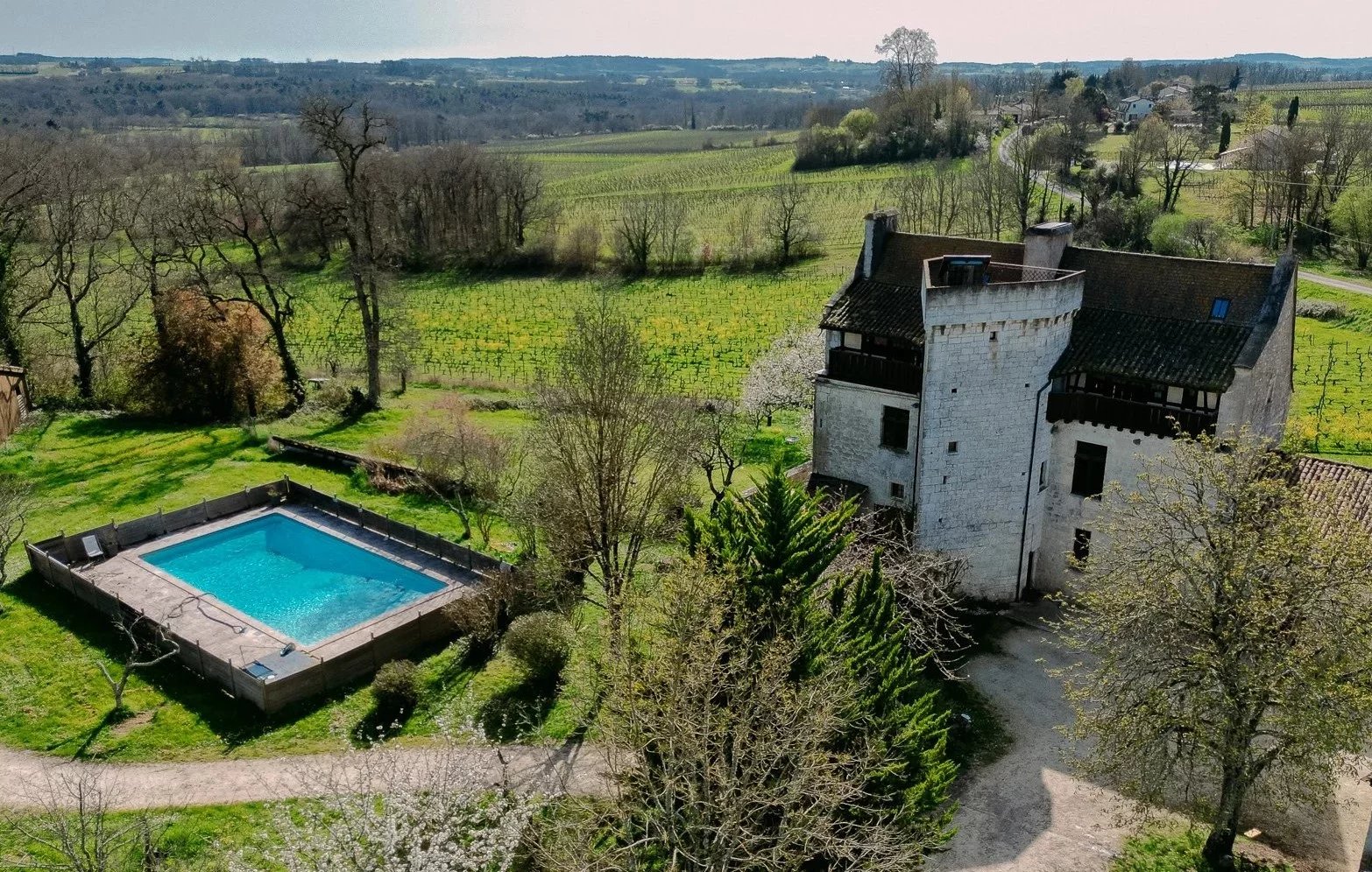 Medieval fortified house with biodynamic vineyard, Aquitaine – France – BVI73966