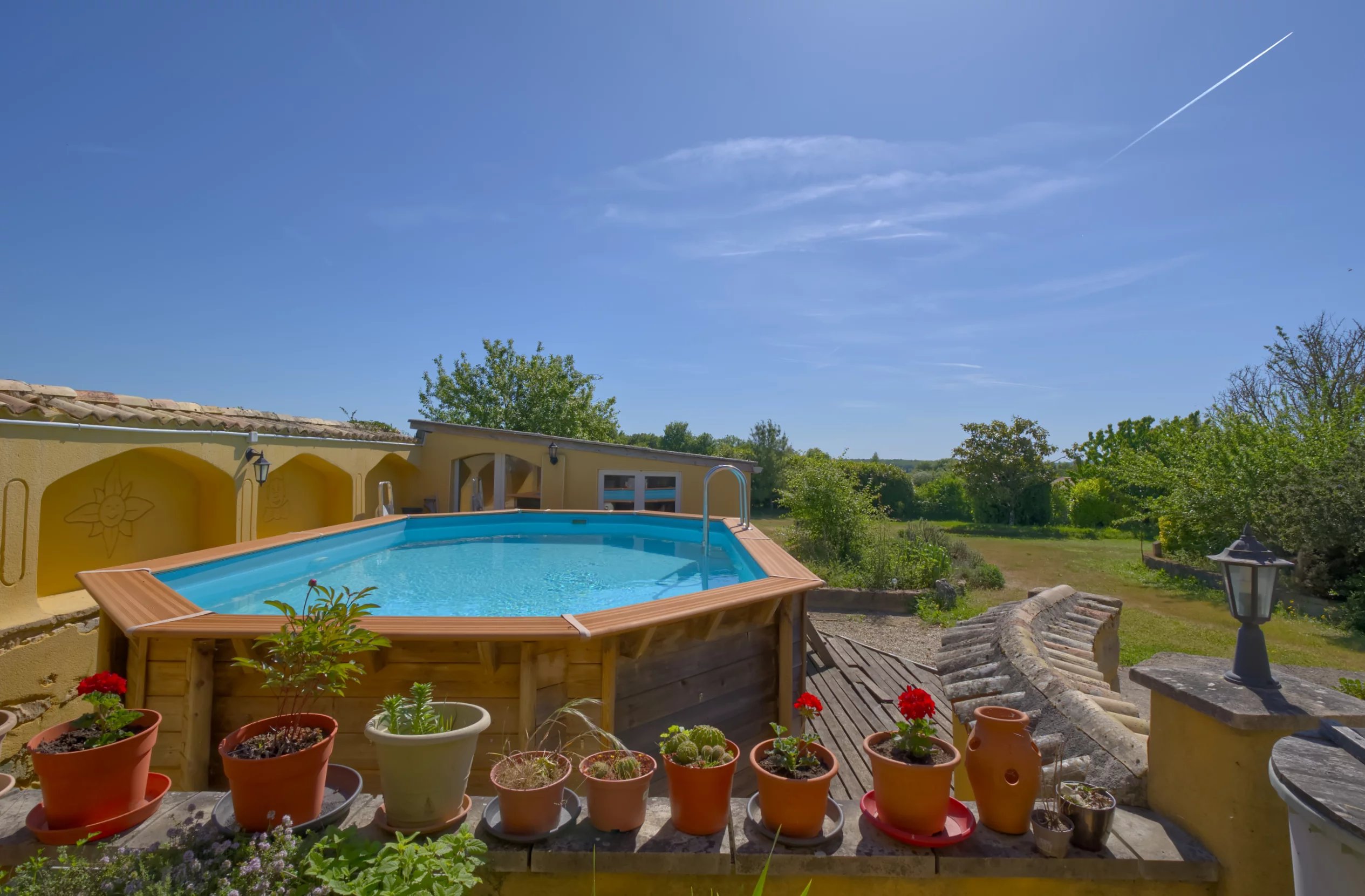 Charming 4-bedroom property in a quiet lovely setting, above ground pool,  – France – BVI85309