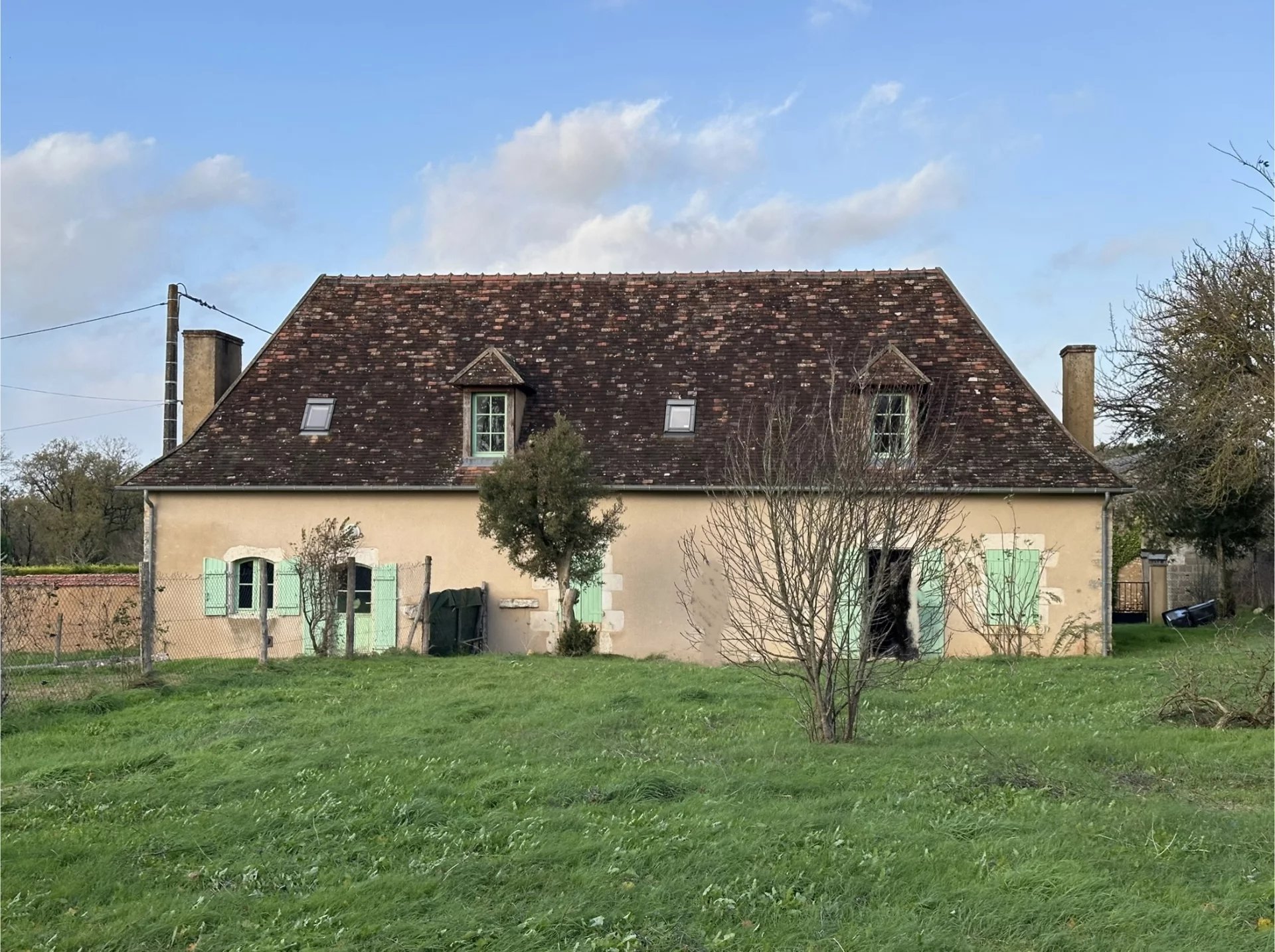 Family home or investment property in Antigny, Poitou-Charentes – France – BVI78309