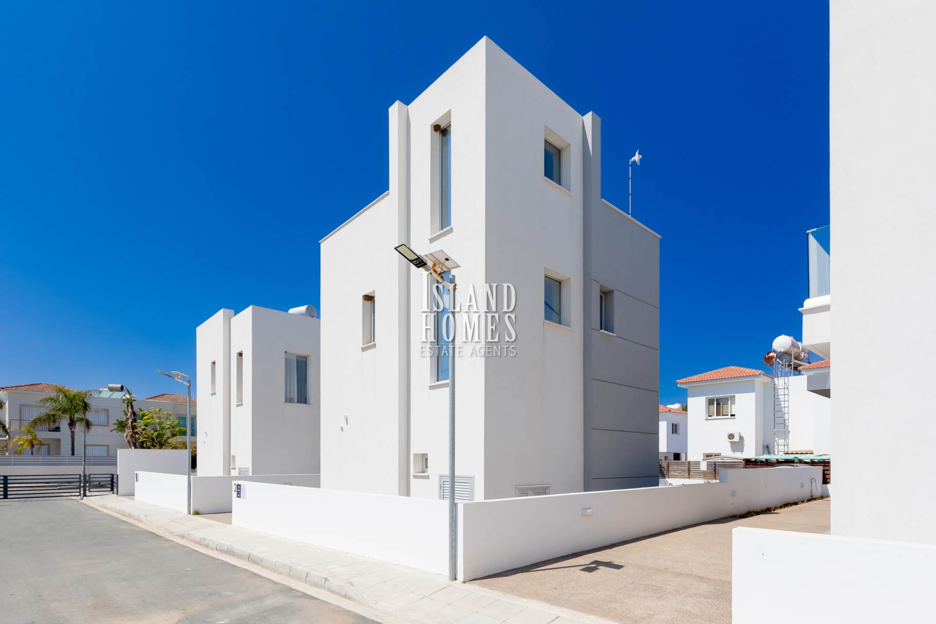 3 bedroom Villa in Ayia Triada, Famagusta, Cyprus – ZsB107as