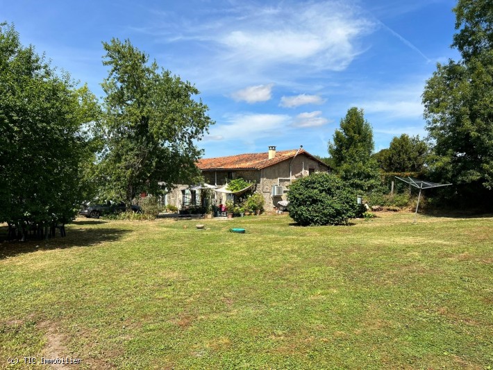 3 bedroom House in Villefagnan, France – r7479