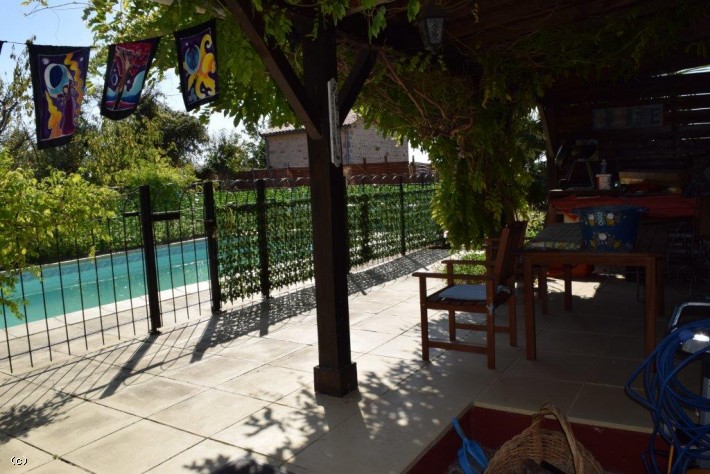 4 bedroom House in Mansle, France – r7475