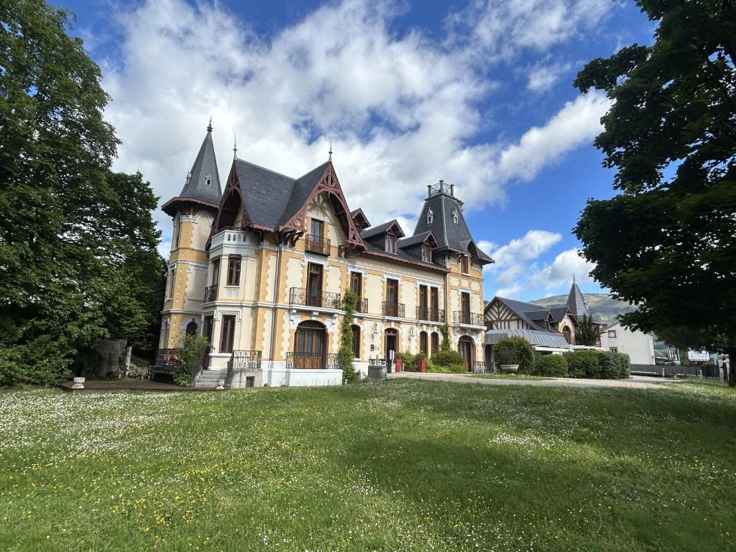 14 bedroom manoir in Tarascon Sur Ariege, Ariège, France