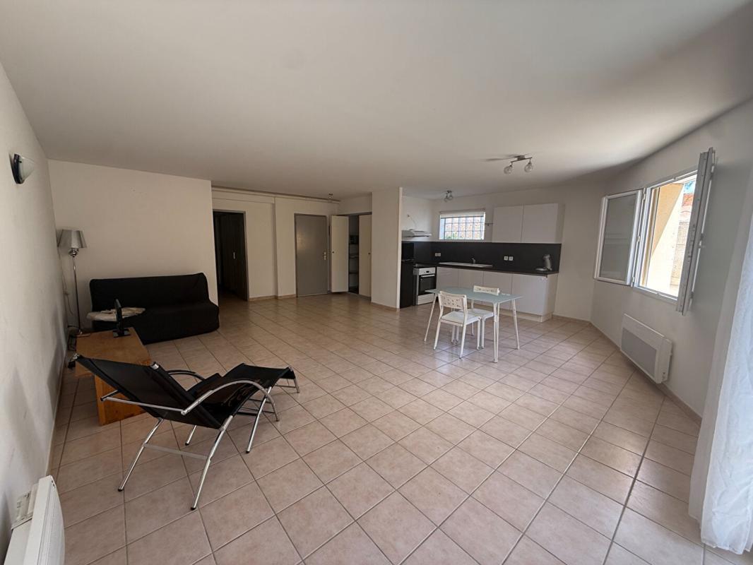 2 bedroom t3 in Orange, Vaucluse, France