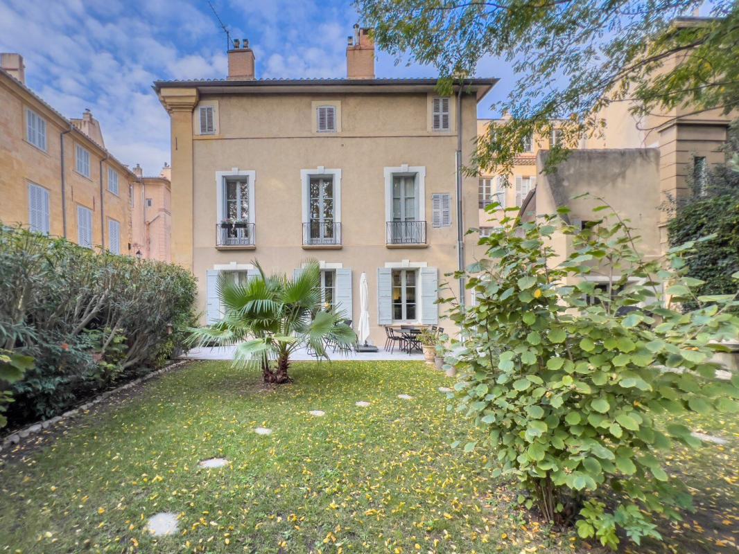 5 bedroom t6 et plus in Aix En Provence, Bouches-du-Rhône, France