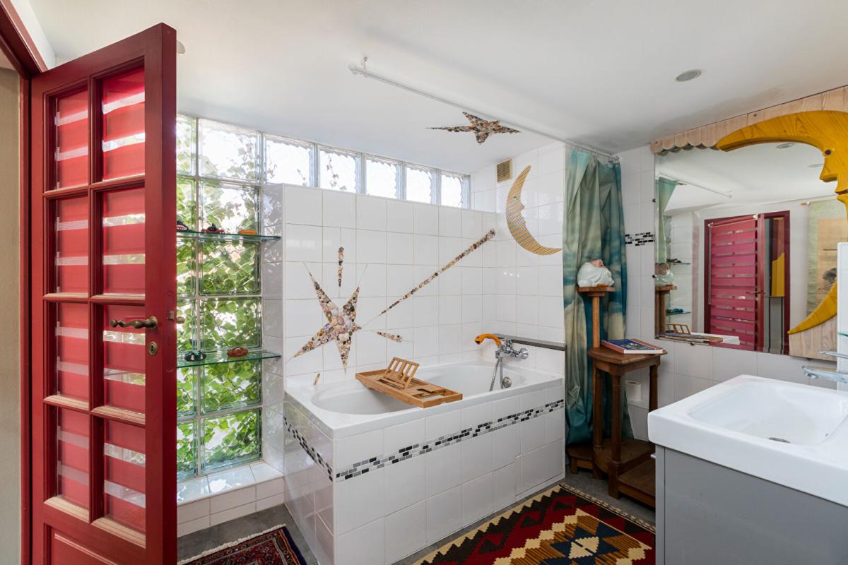 3 bedroom immeuble in Les Lilas, Seine-Saint-Denis, France