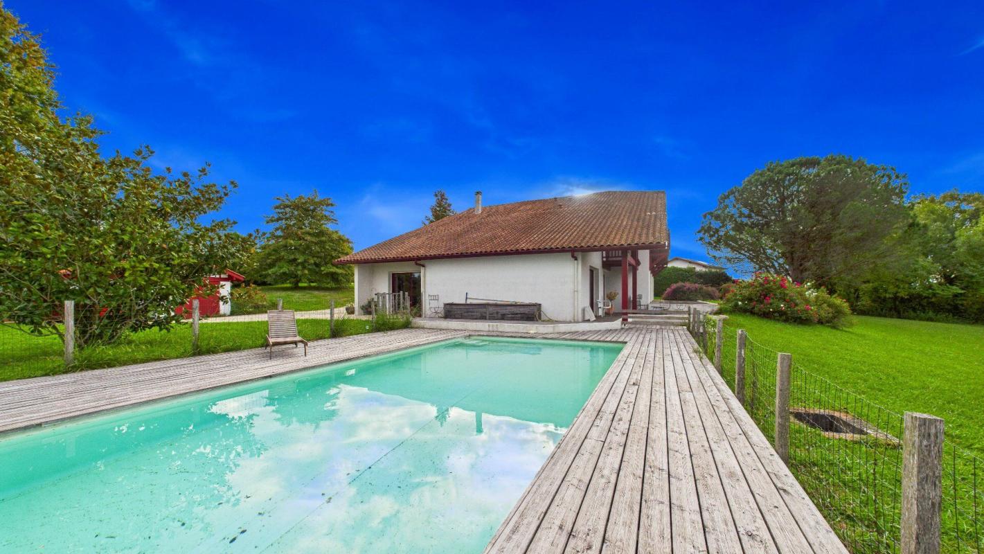 7 bedroom maison in Bardos, Pyrénées-Atlantiques, France
