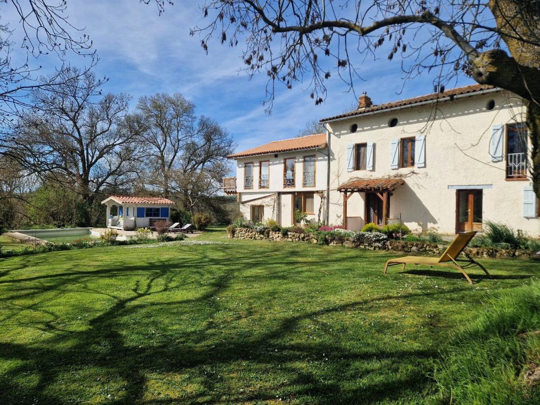 8 bedroom demeure in Bonnac, Ariège, France