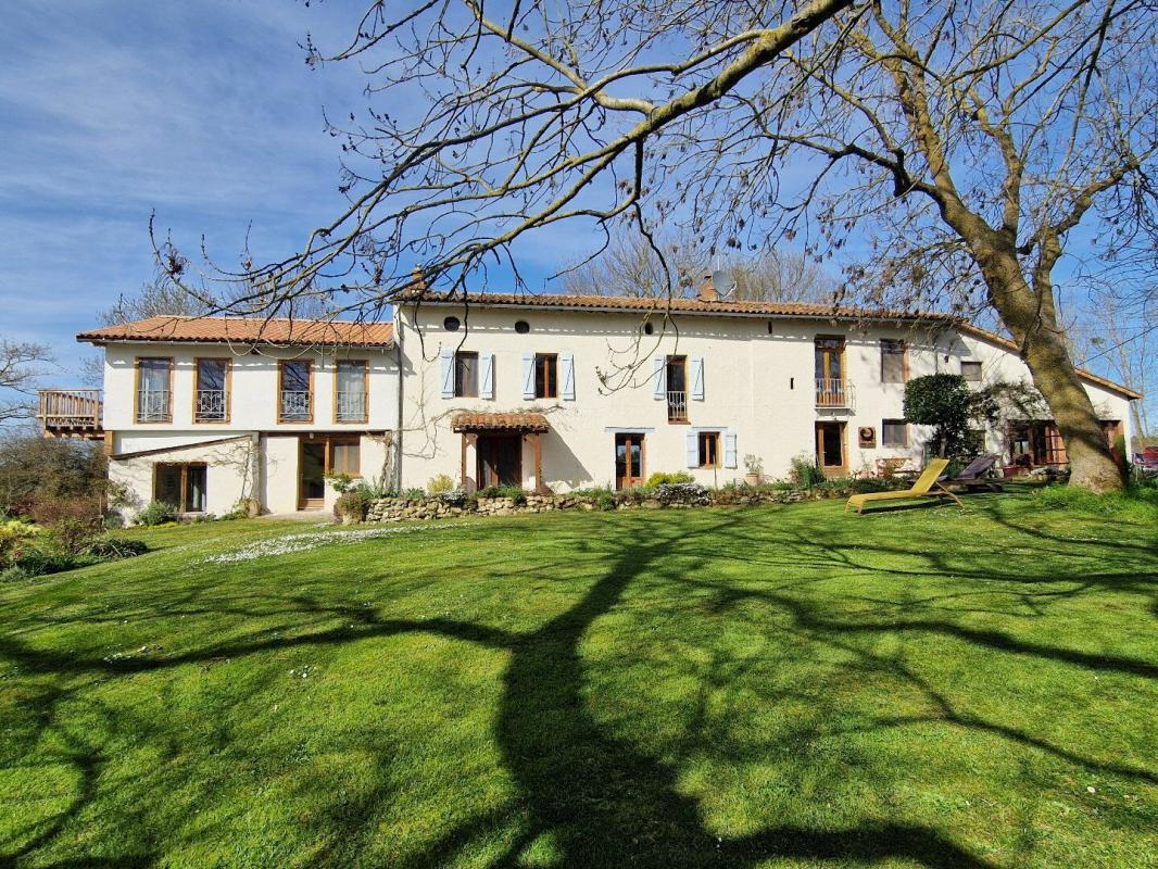 8 bedroom demeure in Bonnac, Ariège, France