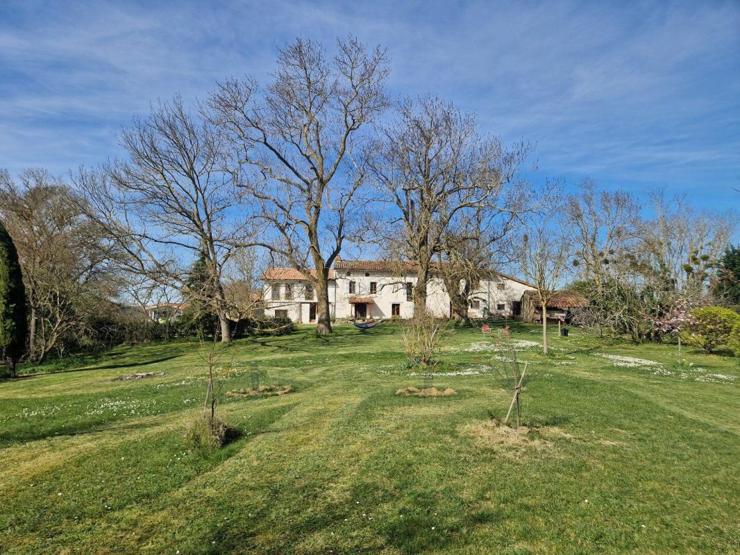 8 bedroom demeure in Bonnac, Ariège, France