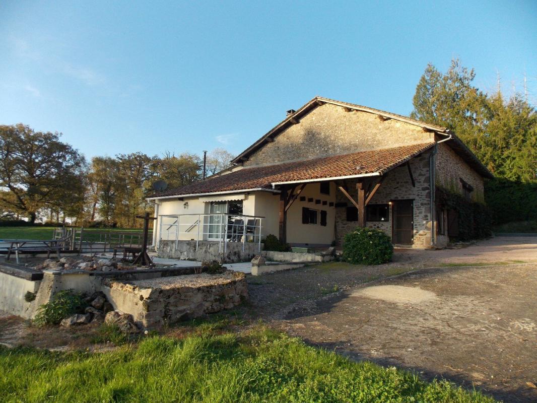 2 bedroom propriete in Les Salles Lavauguyon, Haute-Vienne, France
