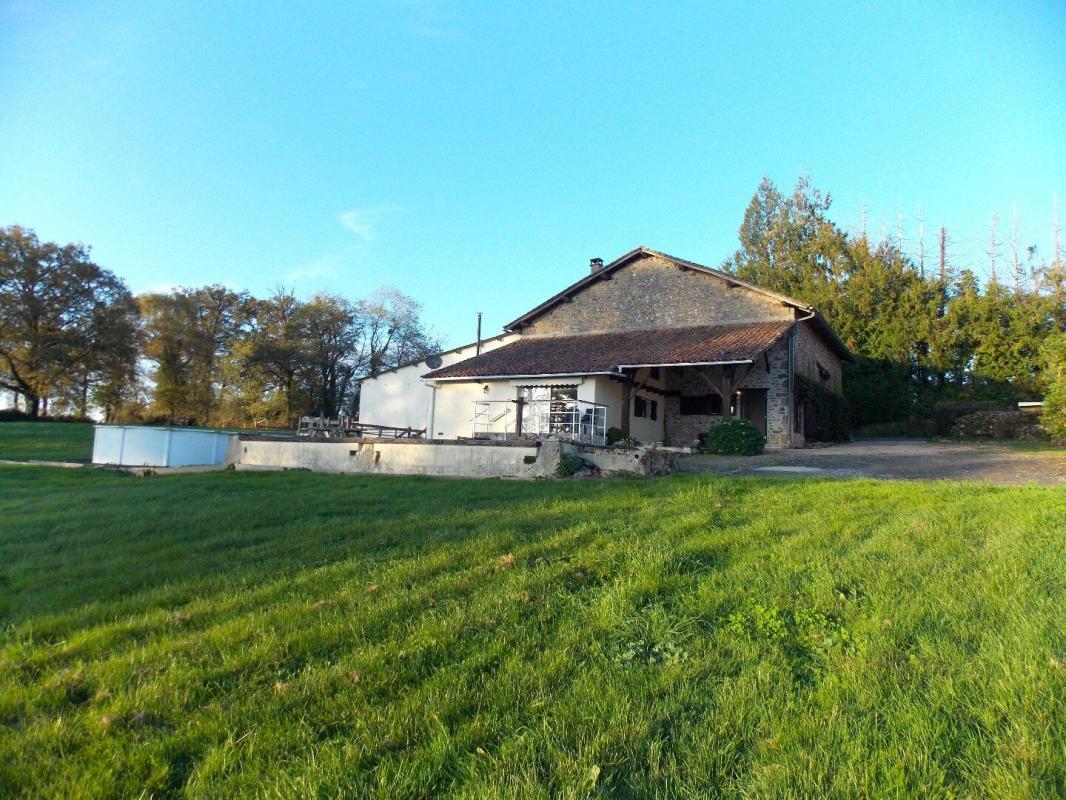 2 bedroom propriete in Les Salles Lavauguyon, Haute-Vienne, France