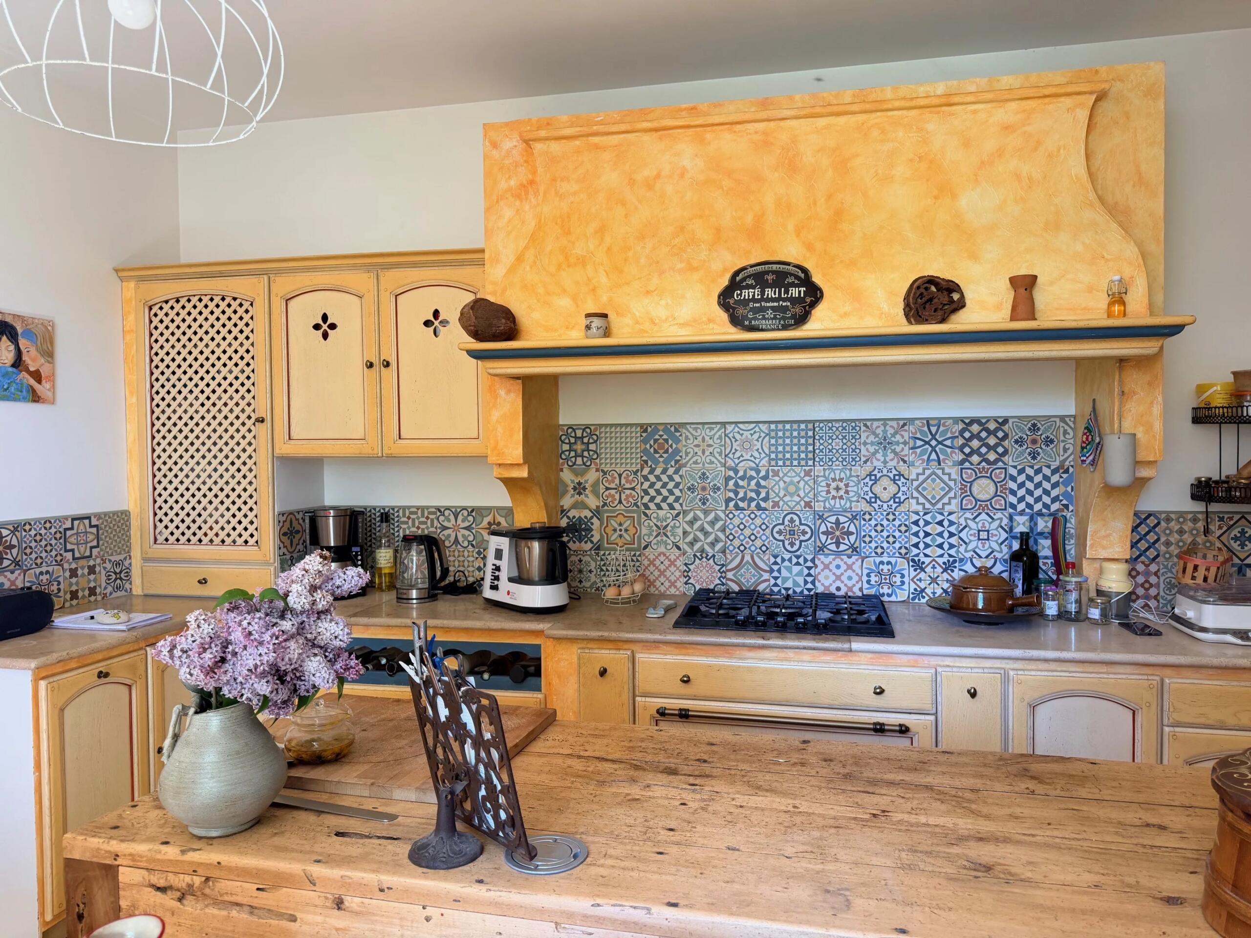 Sector Saint-Cirq-Lapopie: Charming 4 bedroomed house with 2 gites, 1,5 ha of certified organic smallholding and views, Midi-Pyrénées – France – BVI85134