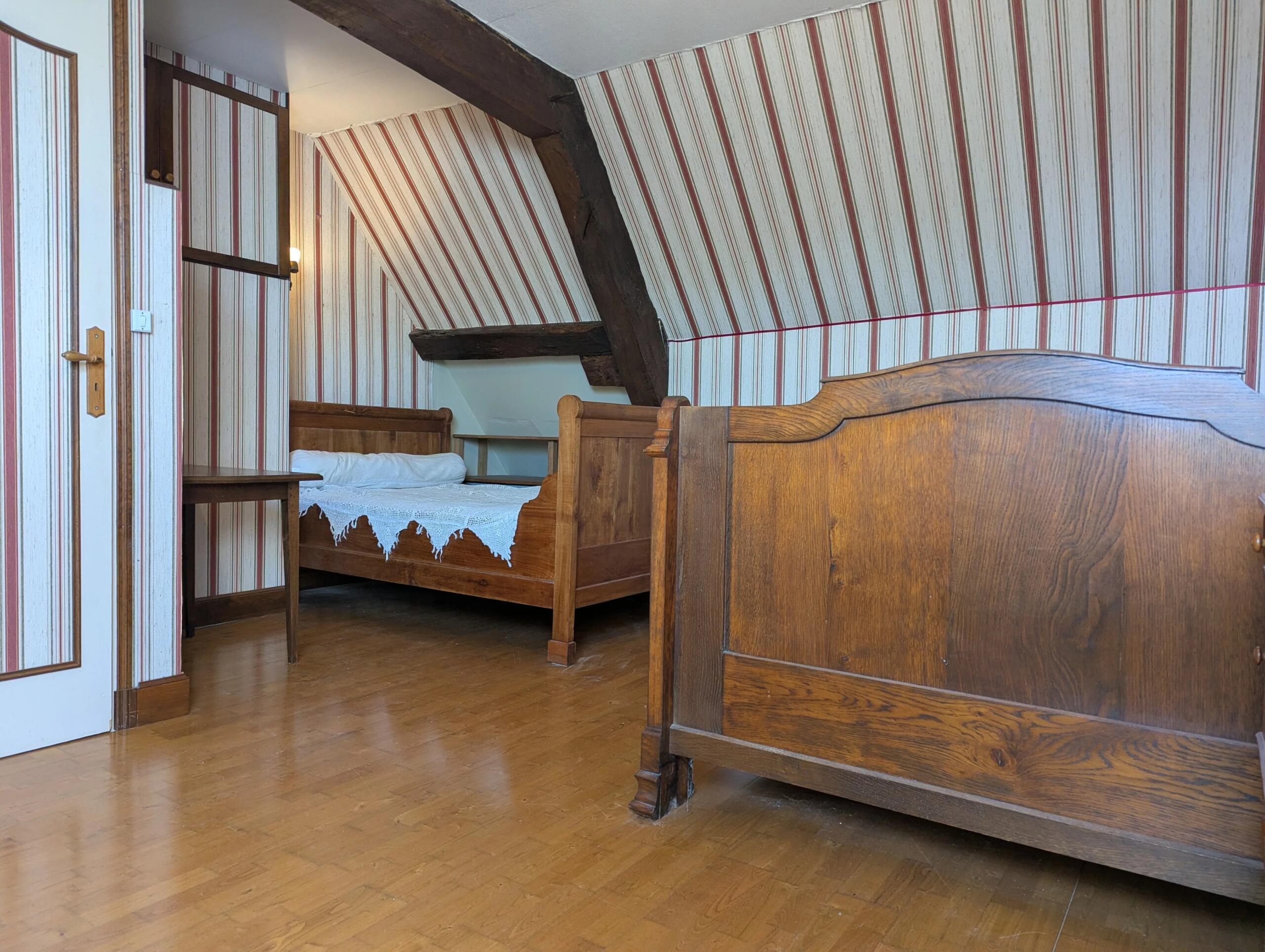 Pretty 4-Bedroom Property with Huge Potential Overlooking the Vienne Countryside, Poitou-Charentes – France – BVI83993