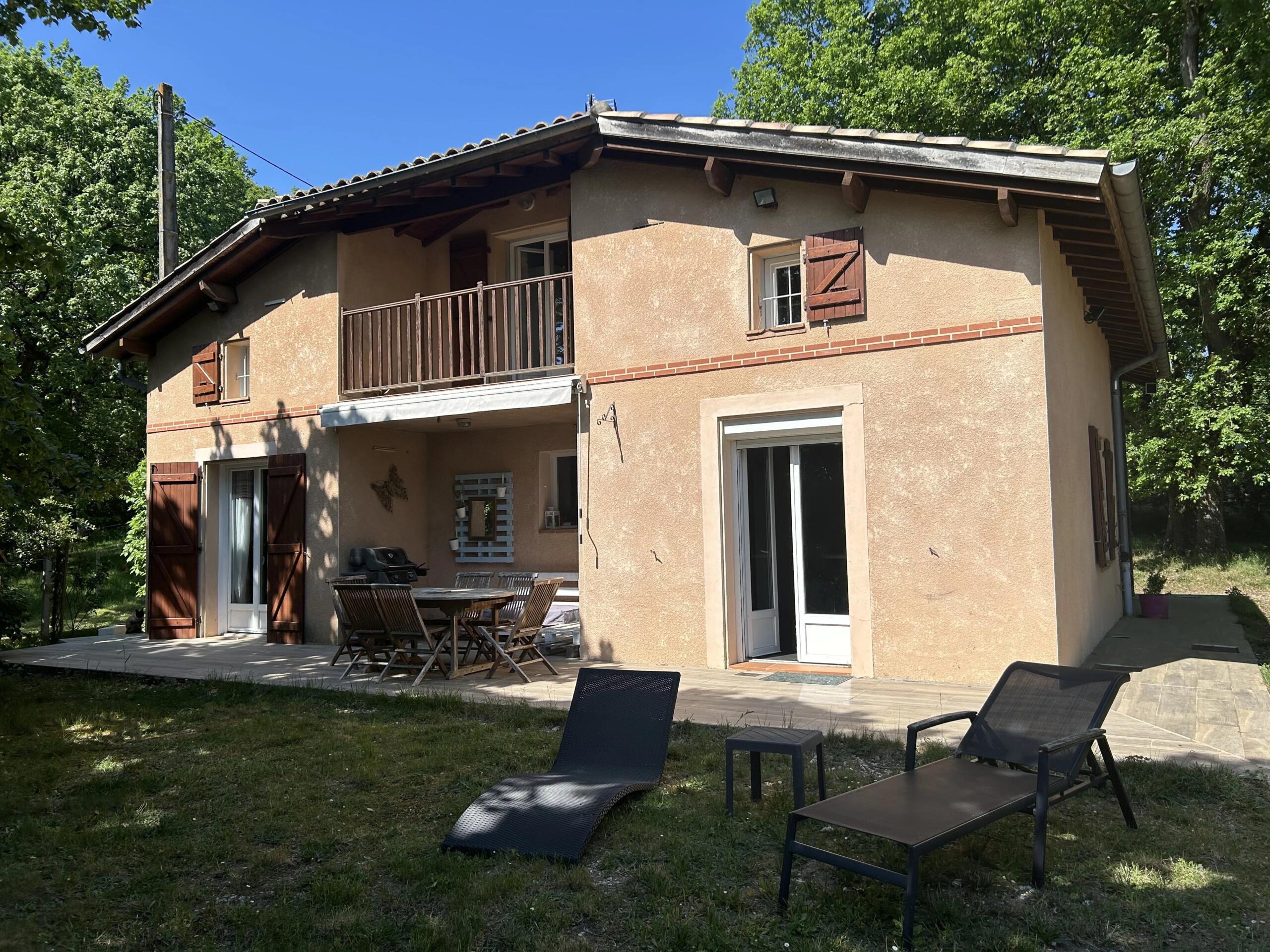 Beautiful 3-Bedroom Family Home on 5 Hectares with Fields and Woodland – Sérignac, Tarn-et-Garonne, Midi-Pyrénées – France – BVI85327