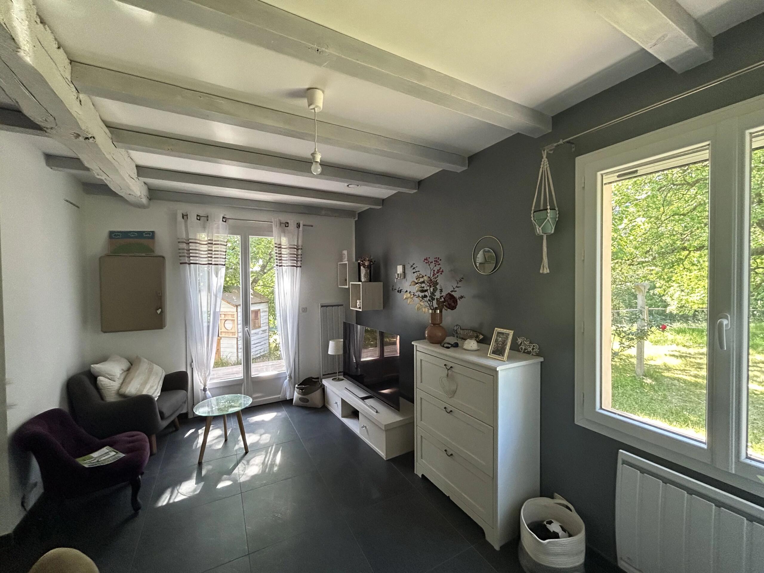 Beautiful 3-Bedroom Family Home on 5 Hectares with Fields and Woodland – Sérignac, Tarn-et-Garonne, Midi-Pyrénées – France – BVI85327
