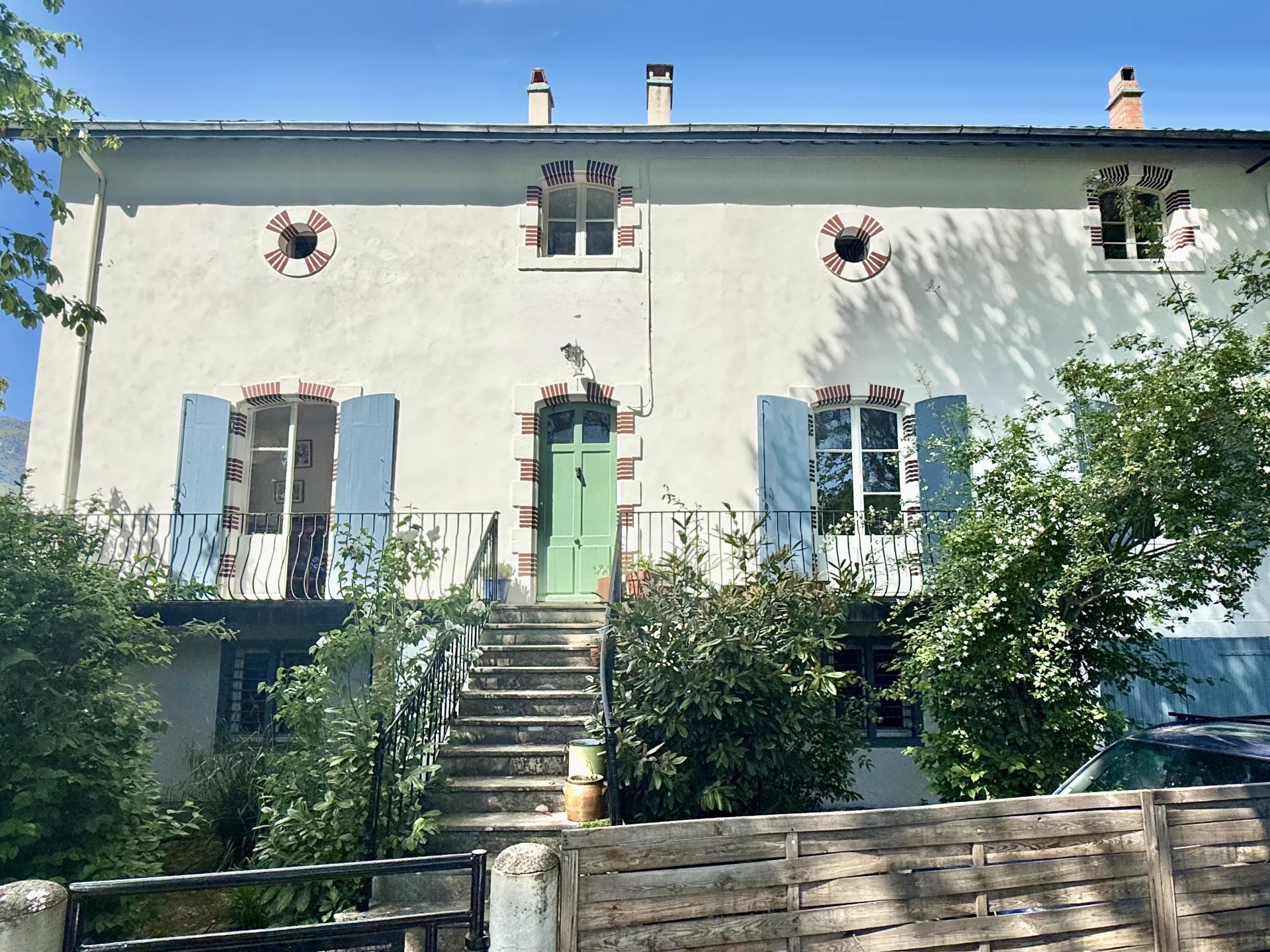 Unique historic property in a commanding position in town, Languedoc-Roussillon – France – BVI70424