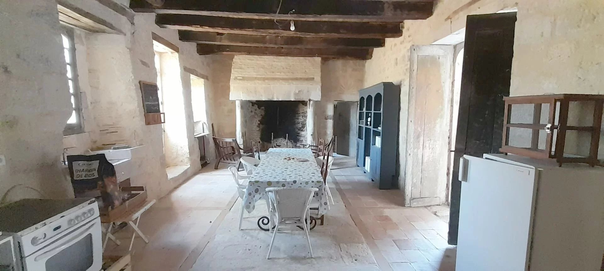 Magnificent building, ideally situated, Aquitaine – France – BVI70720
