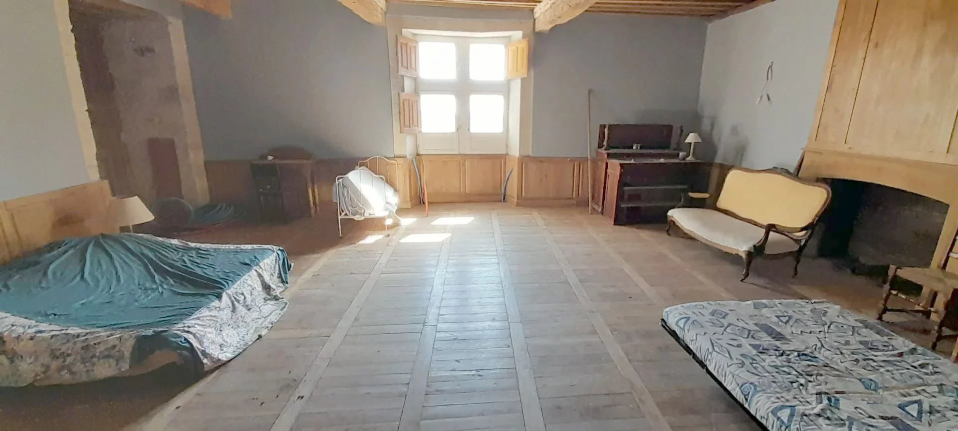Magnificent building, ideally situated, Aquitaine – France – BVI70720