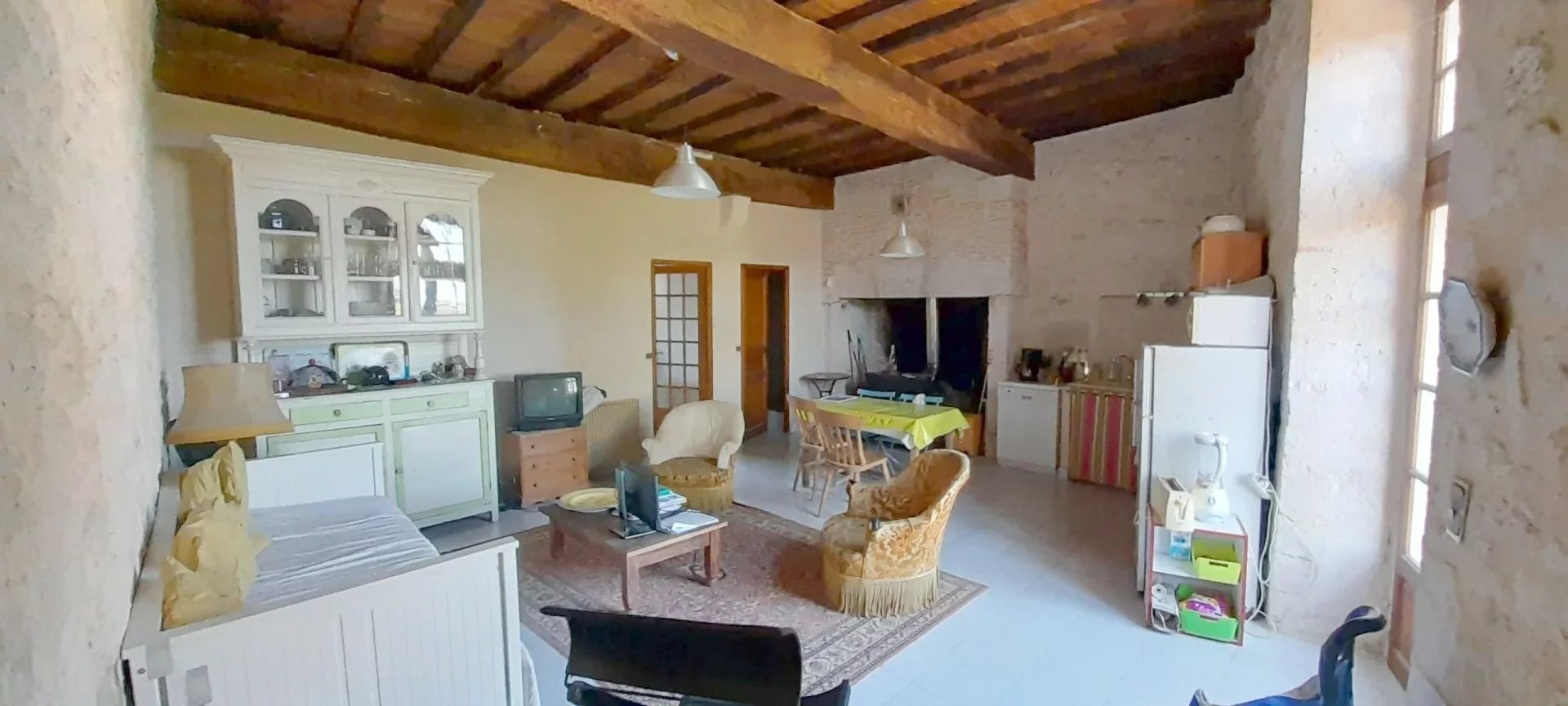 Magnificent building, ideally situated, Aquitaine – France – BVI70720