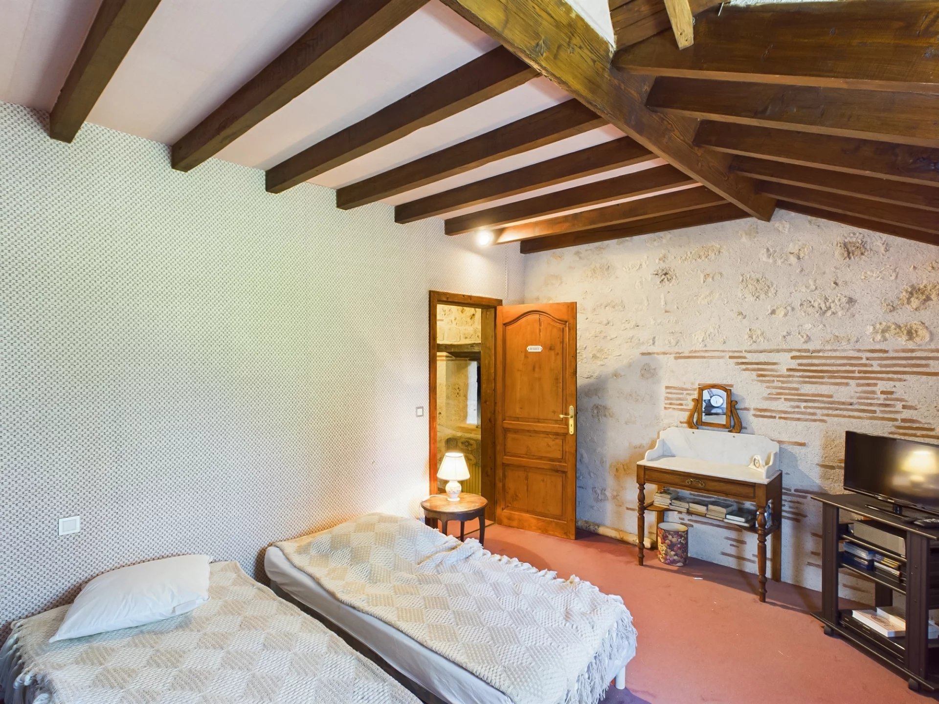 Superb stone property with swimming pool, Aquitaine – France – BVI71632