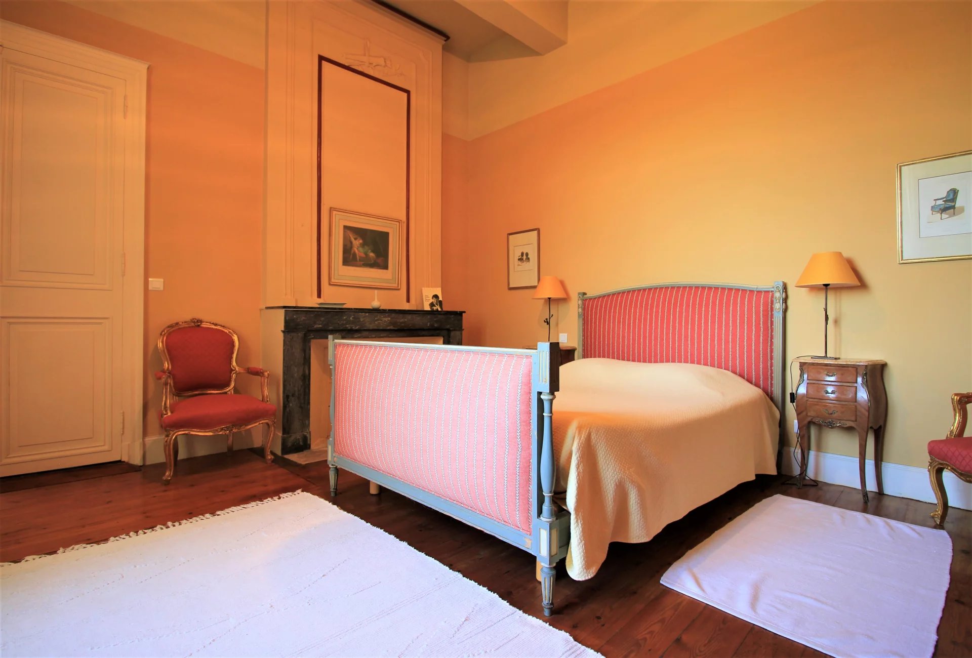 Stunning chartreuse with infinity pool, a stone’s throw from a lively bastide, Aquitaine – France – BVI71324