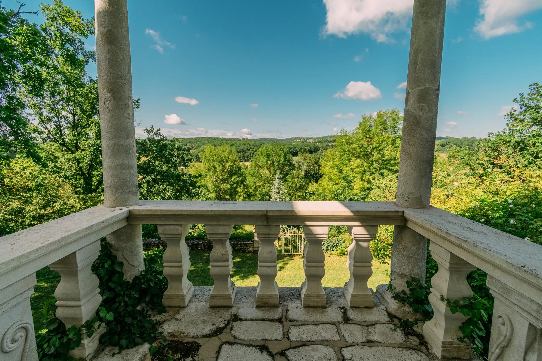 Stunning chartreuse with infinity pool, a stone’s throw from a lively bastide, Aquitaine – France – BVI71324