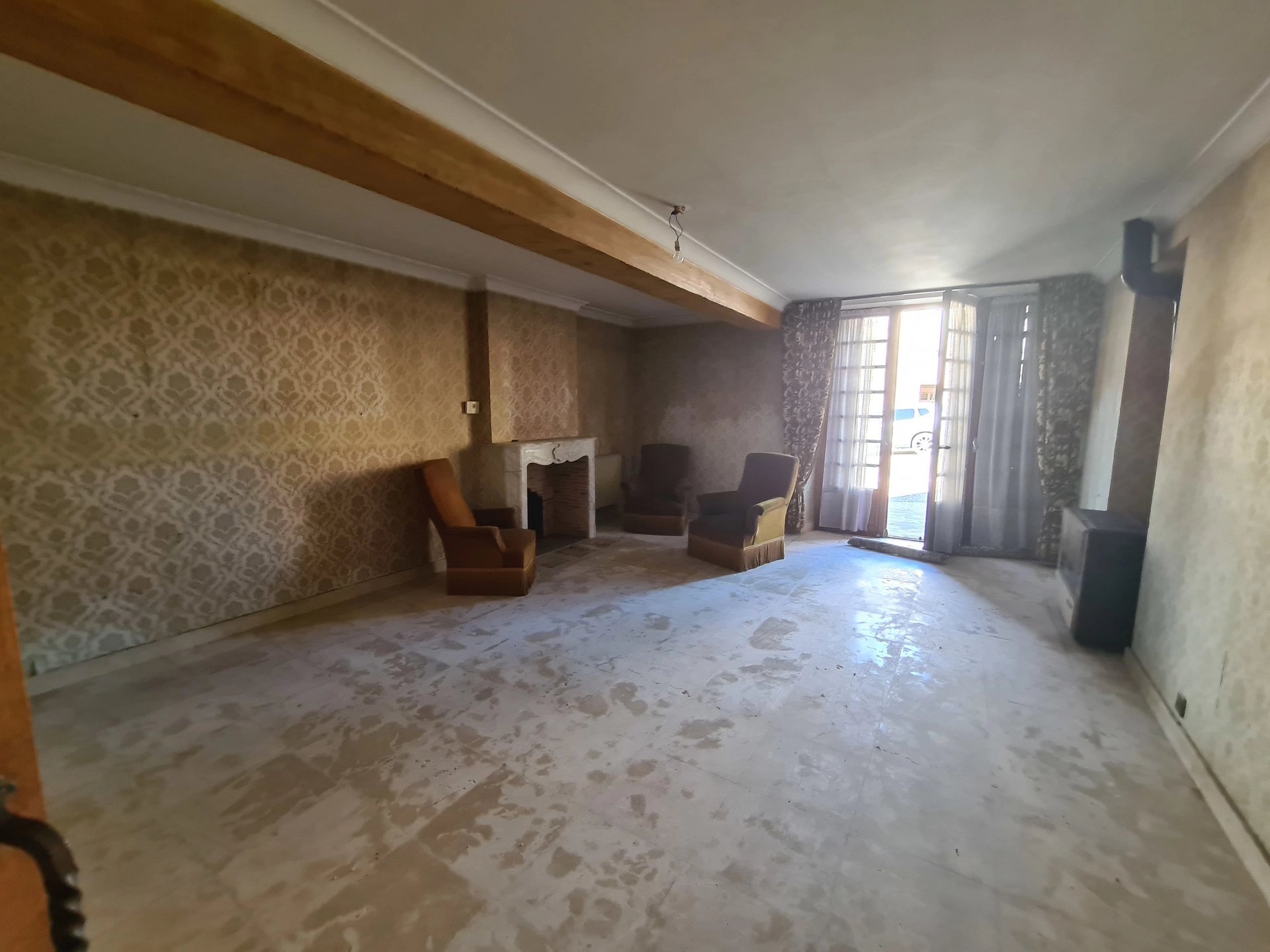 Property on busy road, ideal for shop premises, Aquitaine – France – BVI71763