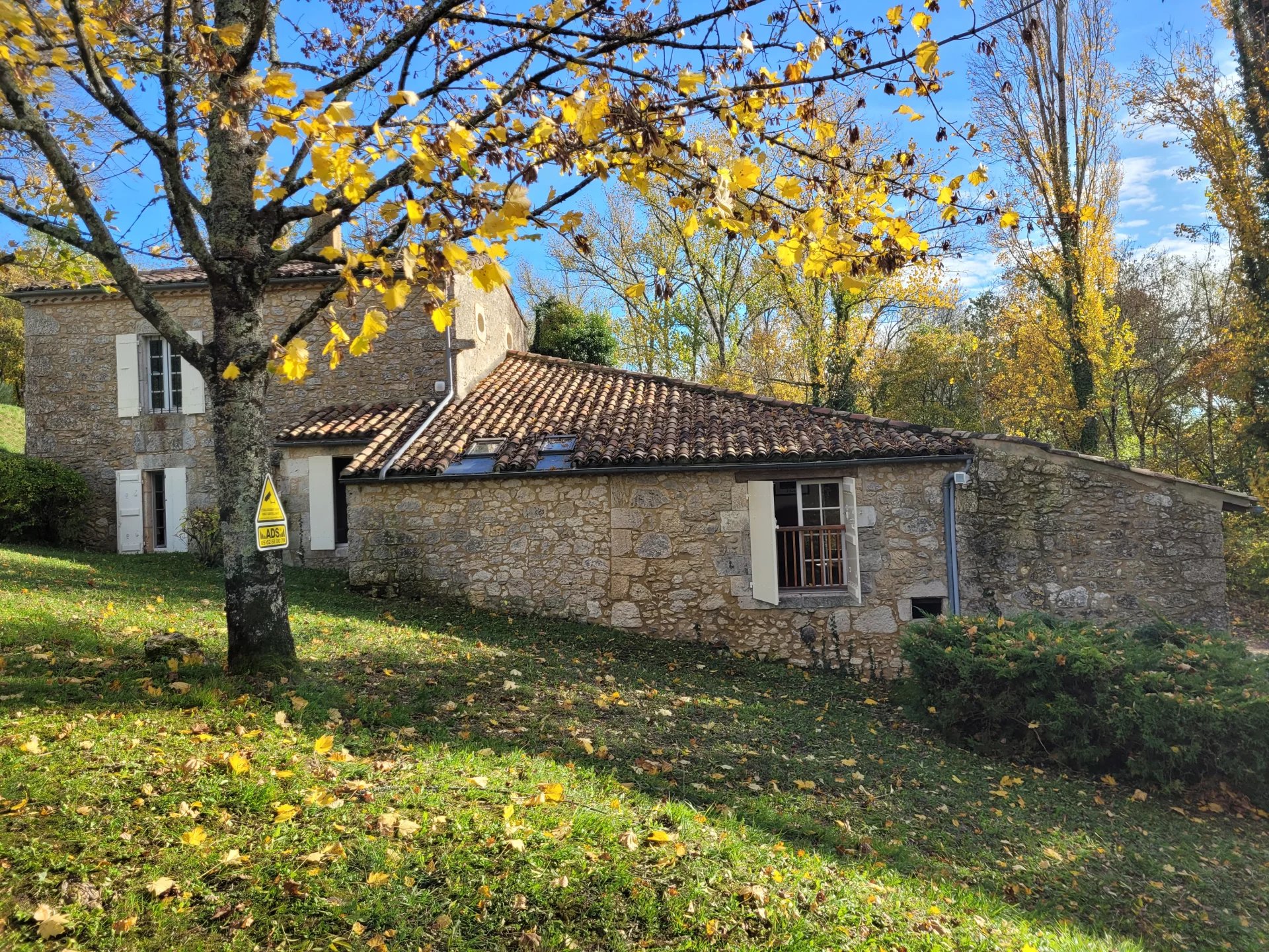 Charming country stone house with tennis court, pool and land, Aquitaine – France – BVI72943