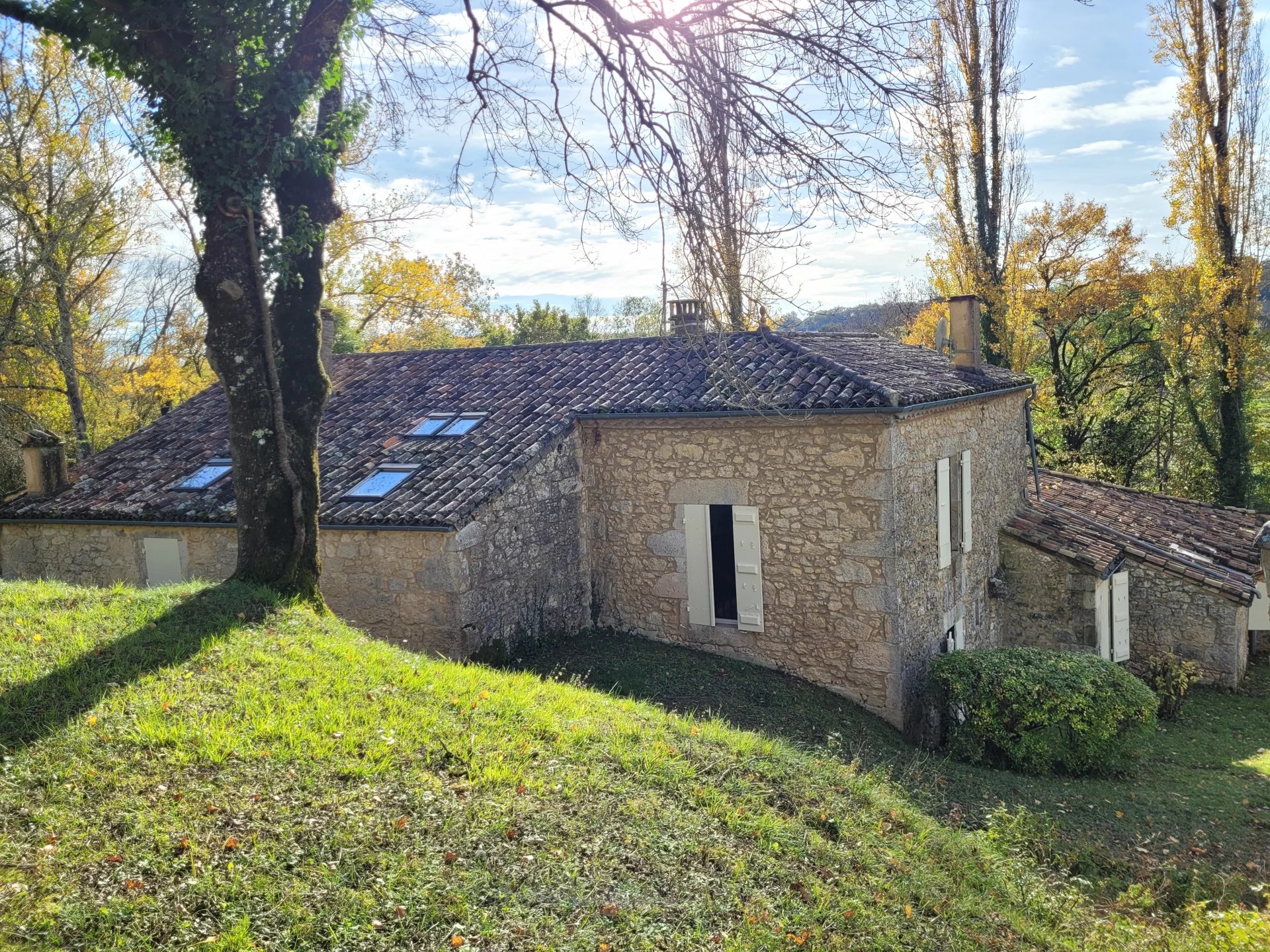 Charming country stone house with tennis court, pool and land, Aquitaine – France – BVI72943