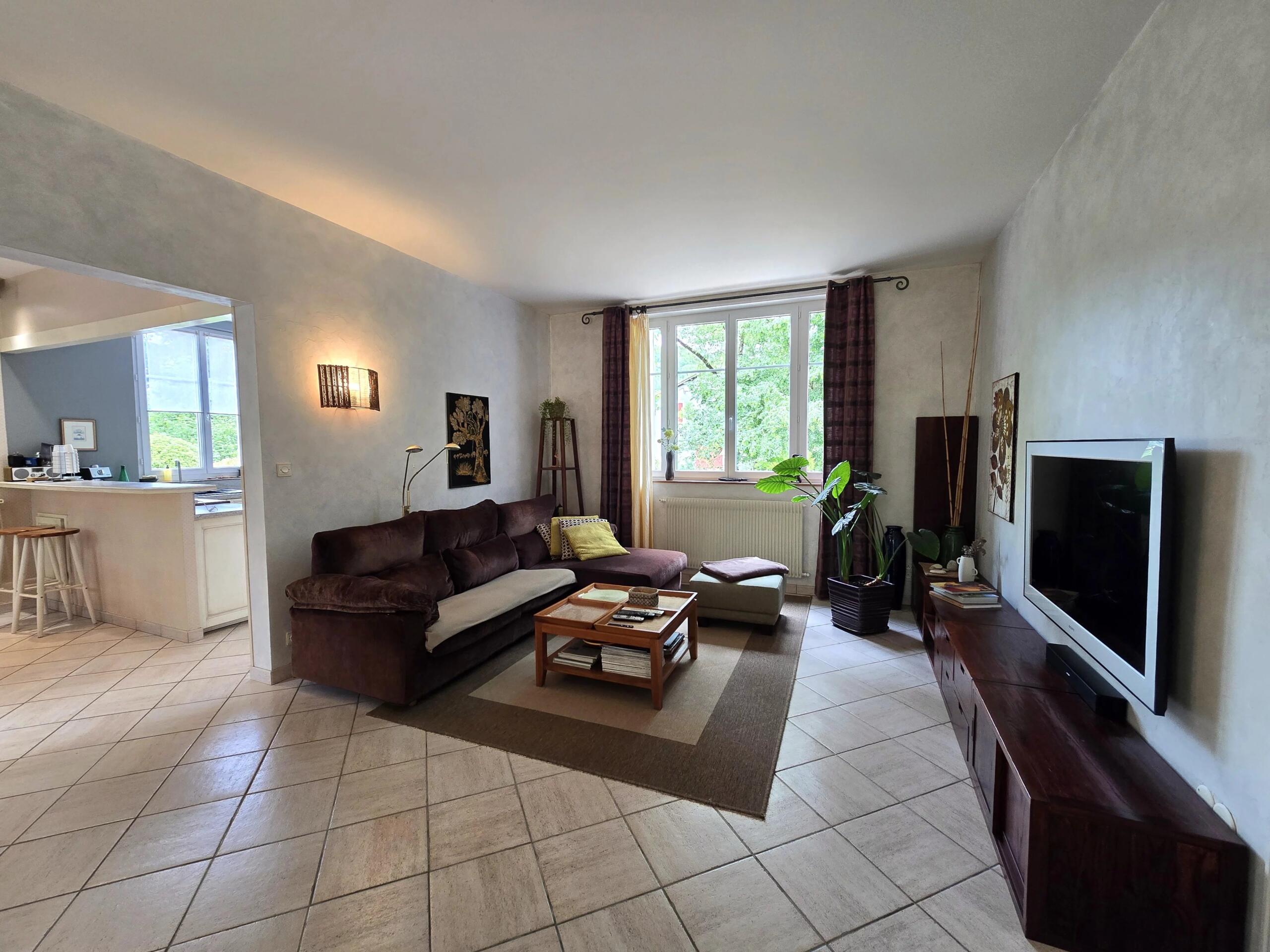 Superb Riverside Property with Infinity Pool and Private Access, Aquitaine – France – BVI82039